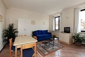 Ξενοδοχείο με διαμερίσματα Residenza Cavour Πάρμα