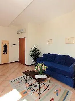 Residenza Cavour מלון דירות פארמה