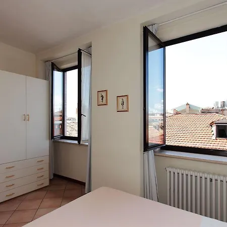 Residenza Cavour 3* Парма